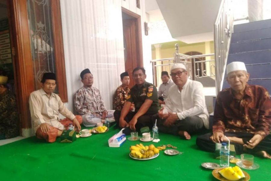 Babinsa Tembok Banjaran Hadiri Peringatan Isra Mi’raj di Mushola Nurul Iman