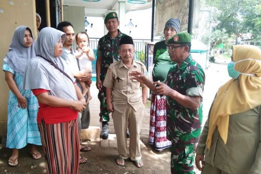 Babinsa Koramil Talang Berikan Edukasi Cegah Penyebaran Virus Corona