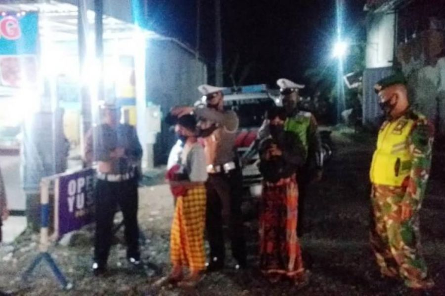 Koramil Dan Polsek Gelar Operasi Penegakan Protokol Kesehatan Di Wilayah Lebaksiu