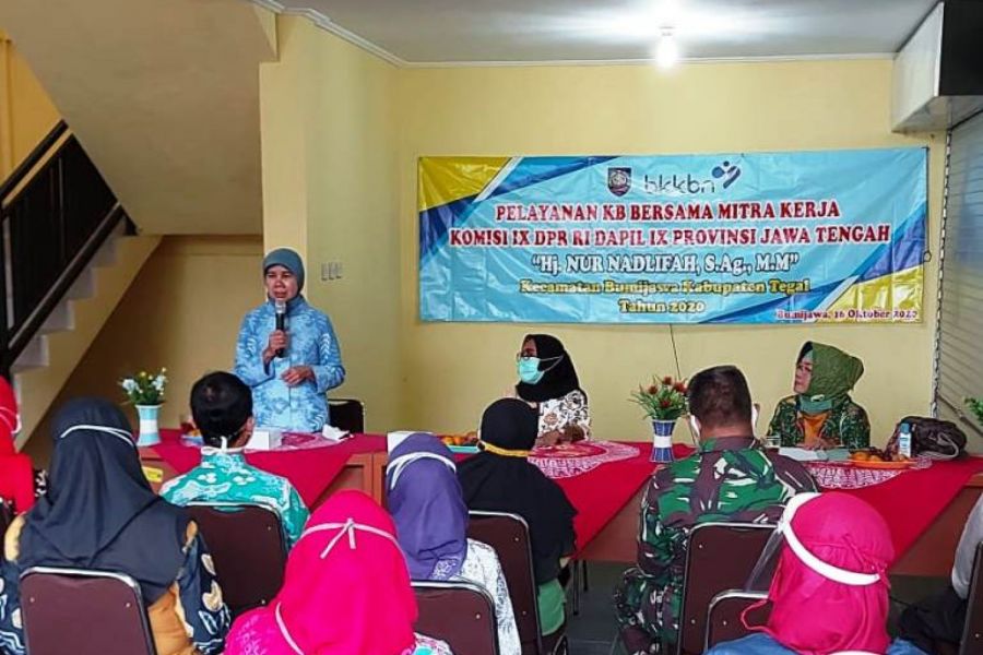 Danramil Hadiri Pelayanan KB Bersama Anggota DPR RI Komisi IX Di Puskesmas Bumijawa