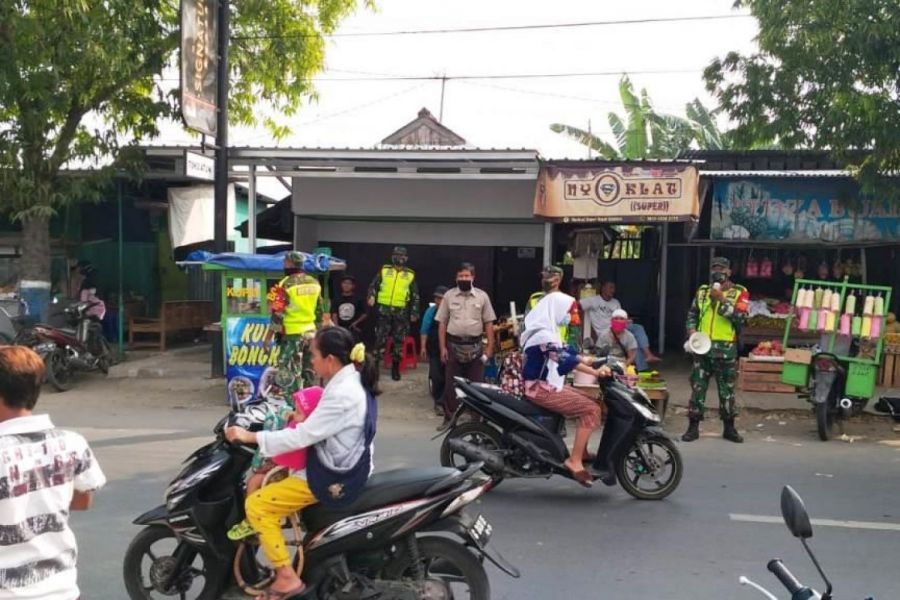 Pasar Bandung Disasar Penegakan Protokol Kesehatan Oleh Koramil Dan Petugas Gabungan Tegal Selatan