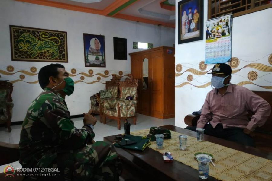 Babinsa Dukuhturi Ajak Kades Sosialisasikan Pencegahan Corona Ke Warga Desa