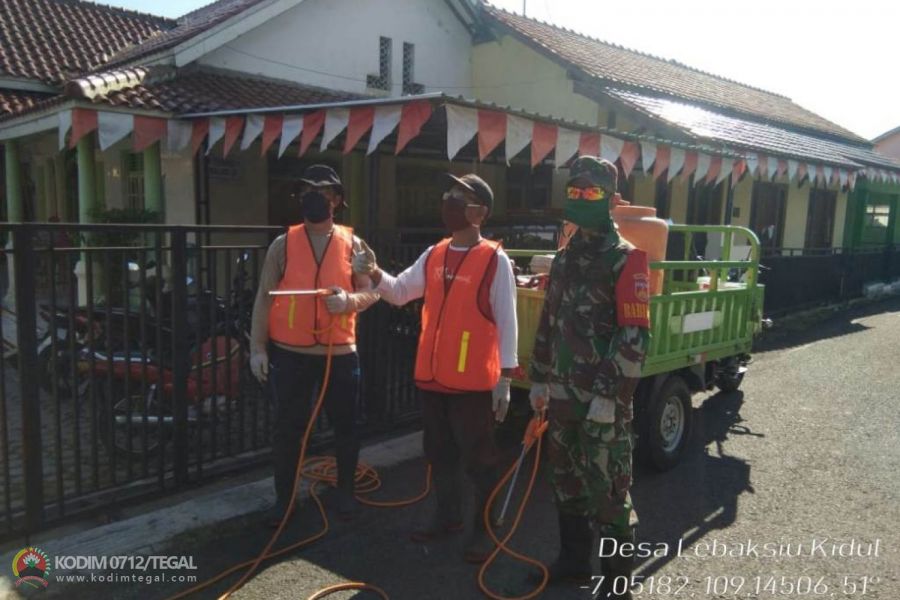 Antipasi Penyebaran Virus Corona,Babinsa Bersama Satgas Penanggulangan melaksanakan Penyemprotan