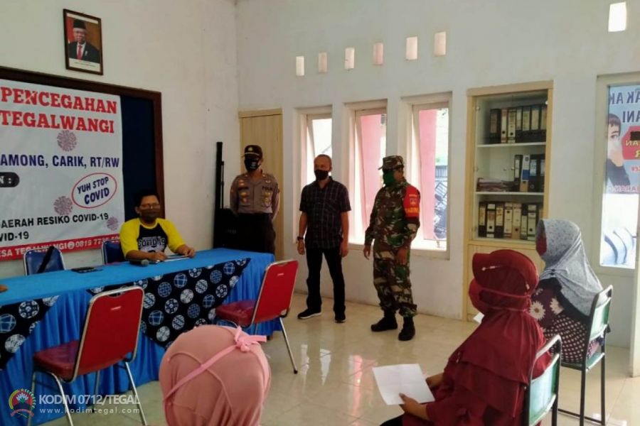Babinsa Koramil 08/Talang  Monitoring Pembagian Bantuan Langsung Tunai Dana Desa