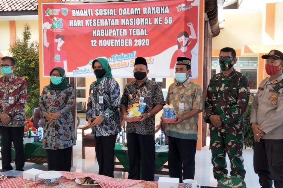 Dinkes Kabupaten Tegal Melaksanakan Bakti Sosial Dalam Rangka Hari Kesehatan Nasional Ke - 56