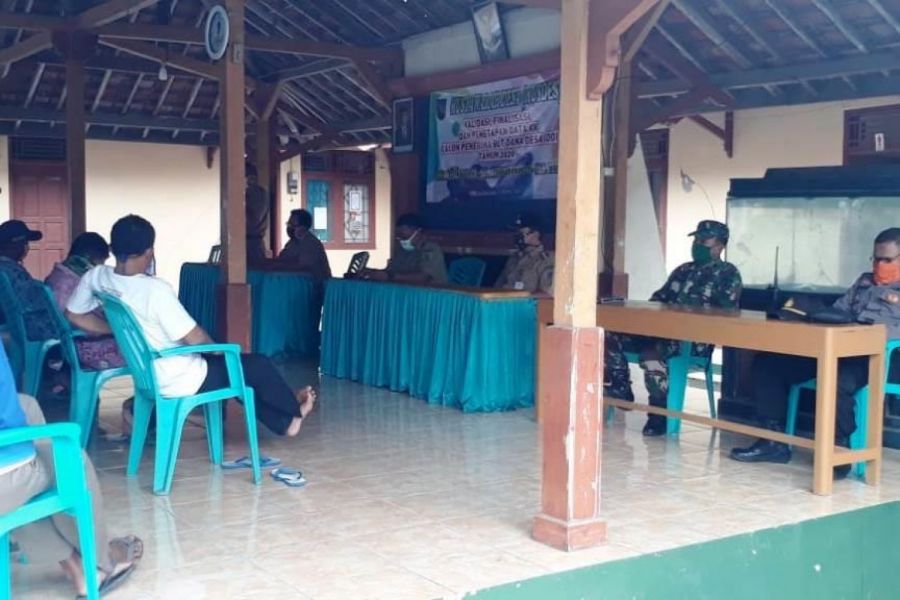 Ws. Danramil 13/Kedungbanteng Hadiri Musdes Kebandingan Yang Membahas BLT