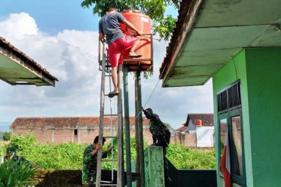 Benahi Pangkalan, Koramil Pangkah Pasang Tandon Air