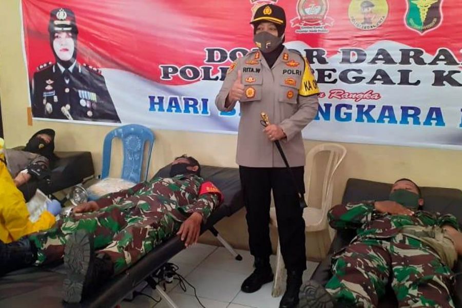 Puluhan Anggota Kodim Tegal Ikuti Donor Darah HUT Bhayangkara Ke 74