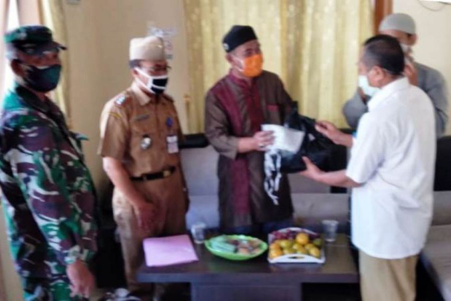 Forkopimcam Pangkah Dampingi Pembagian Masker Di LKSA BINA INSANI MULIA Desa Bogares Kidul