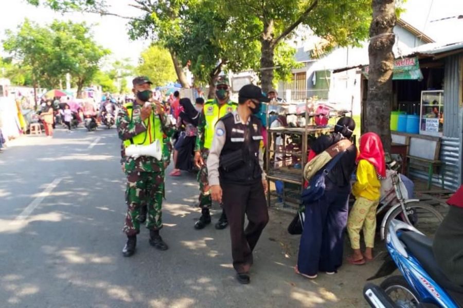 Penegakan Protokol Kesehatan Yang Dilakukan Petugas Gabungan Tegal Selatan