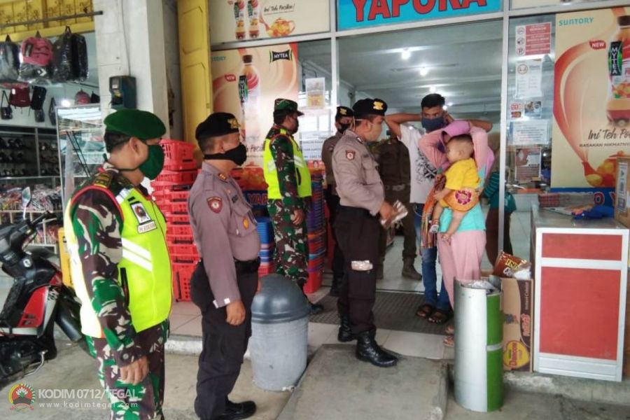 bersama Gugus Tugas Covid 19,Koramil 15/Lebaksiu Himbau Kepada Masyarakat Patuhi Protokol Kesehatan