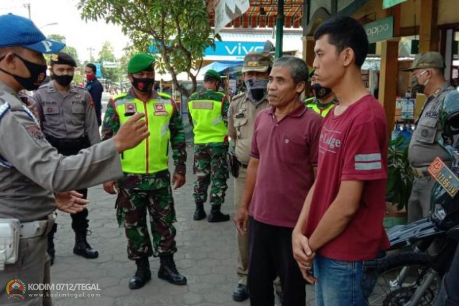 Ingatkan Protokol Kesehatan, Koramil 14/Slawi libatkan Personil Operasi Yustisi Penegakan Disiplin