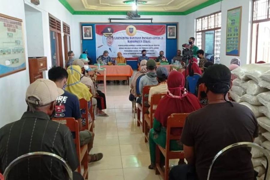 Danramil Dukuhturi Hadiri Launching Bantuan Pangan Covid 19 Kabupaten Tegal