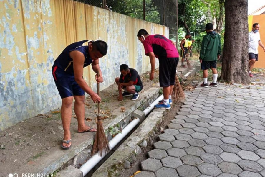 Kodim Tegal Laksanakan Pembersihan Pangkalan Guna Menciptakan Lingkungan Yang Sehat Dan Nyaman