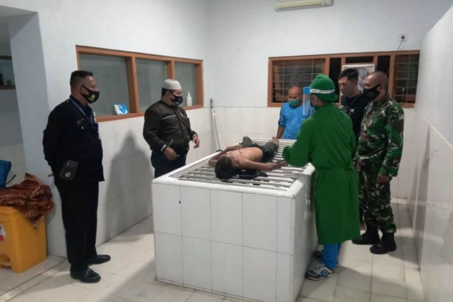 Warga Kedokan Sayang Digegerkan Penemuan Mayat Di Saluran Irigasi