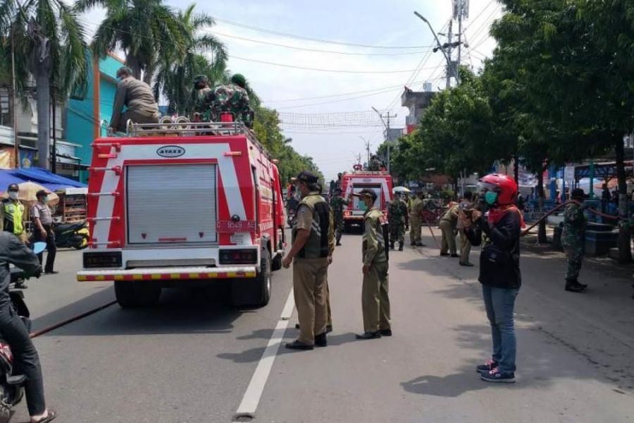 Penyemprotan Disinfektan serentak guna mencegah Penyebaran Covid-19 Di Wilayah Kota Tegal