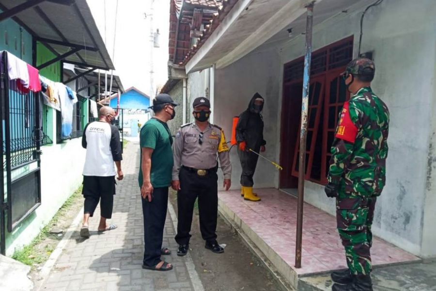 Penyemprotan Disinfektan Sasar Kelurahan Panggung