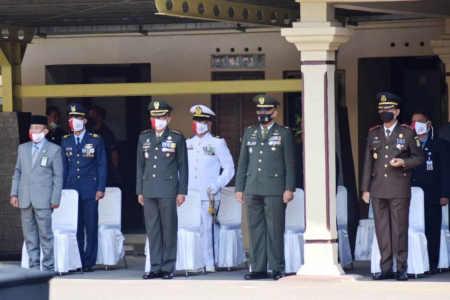 Palakhar Kasdim 0712/Tegal Hadiri Upacara Peringatan Hari Pahlawan
