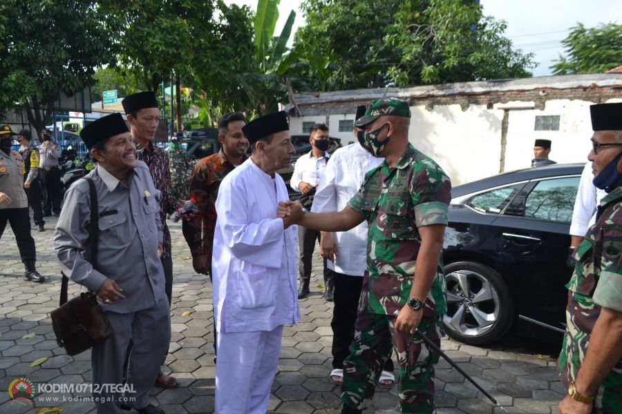 Dandim Tegal Sambut Wantimpres Pada Acara Road Show Silaturahmi Kebangsaan Bersama Ulama, Umaro, TNI