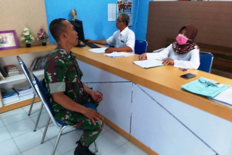 Melalui Komsos, Danramil 21/TS Ajak Mayarakat Budayakan Hidup Bersih dan Sehat