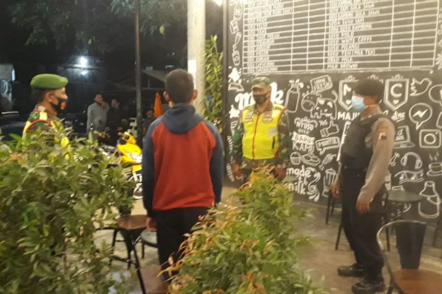 Angkringan Pepedan Didatangi Koramil 10/Dukuhturi