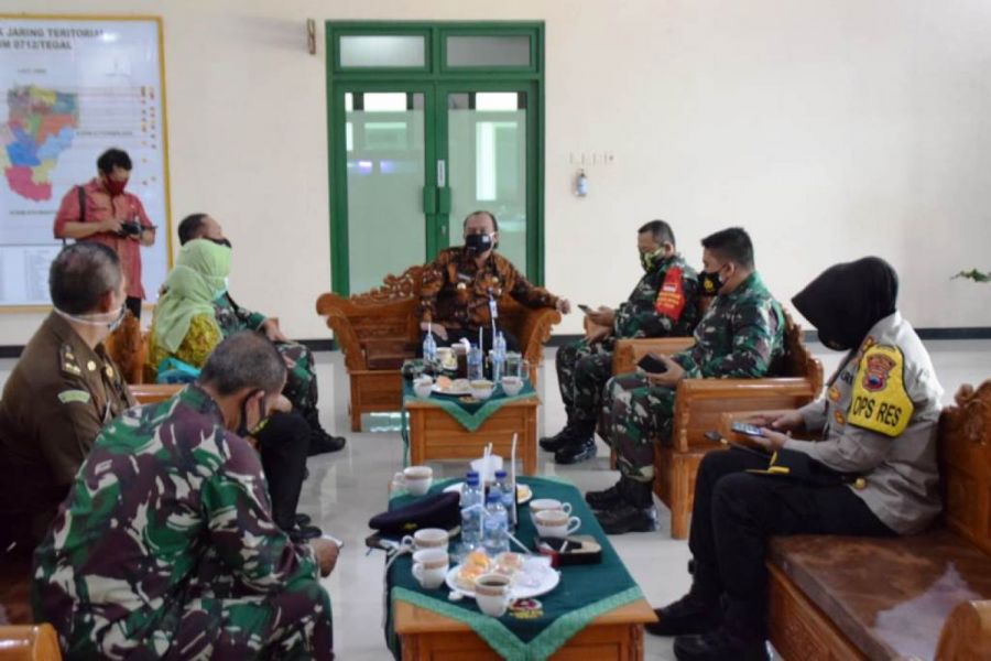 TNI Turut Awasi Protkes di Masyarakat