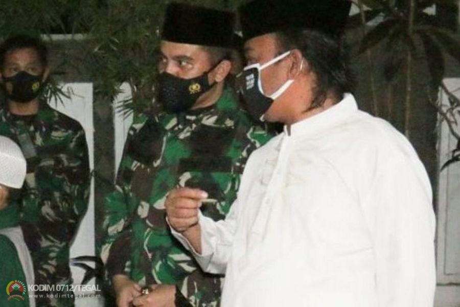 Dandim 0712/Tegal Sampaikan Belasungkawa Hadir Langsung di Kediaman Alm Al Habib Thohir