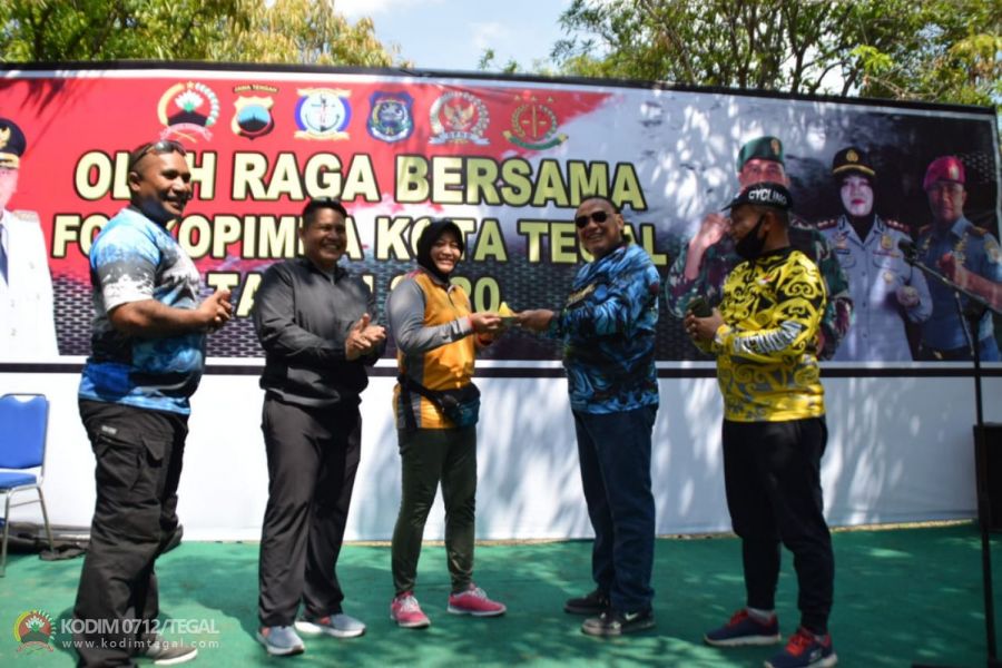 HUT Polwan, Perwakilan Forkopimda Berikan Tumpeng Untuk Kapolres Tegal Kota