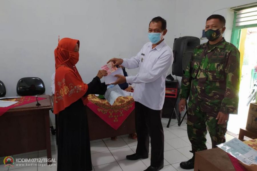 Pendampingan Babinsa Trayeman Bantu Penyaluran Bantuan