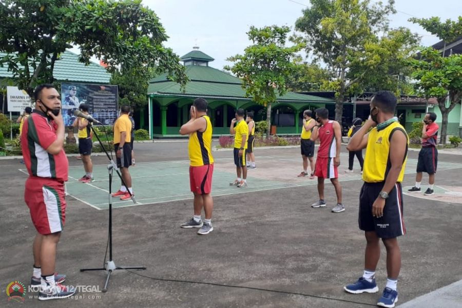 Anggota Kodim Tegal Laksanakan Senam 15 Menit sebelum Bekerja