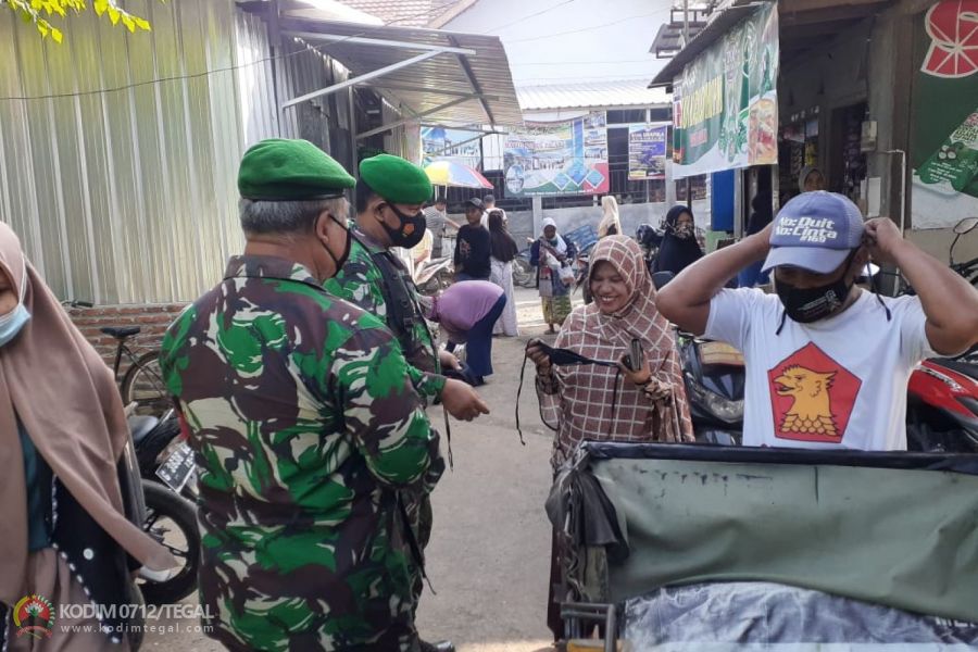 Pasar Tradisional Sebagai Sasaran Operasi Yustisi Oleh Tim Anggota Siaga Kodim 0712/Tegal