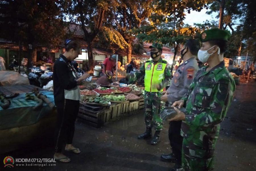 Edukasi dan Operasi Yustisi PPKM Melalui Operasi Gabungan Di Wilayah Kec.Slawi