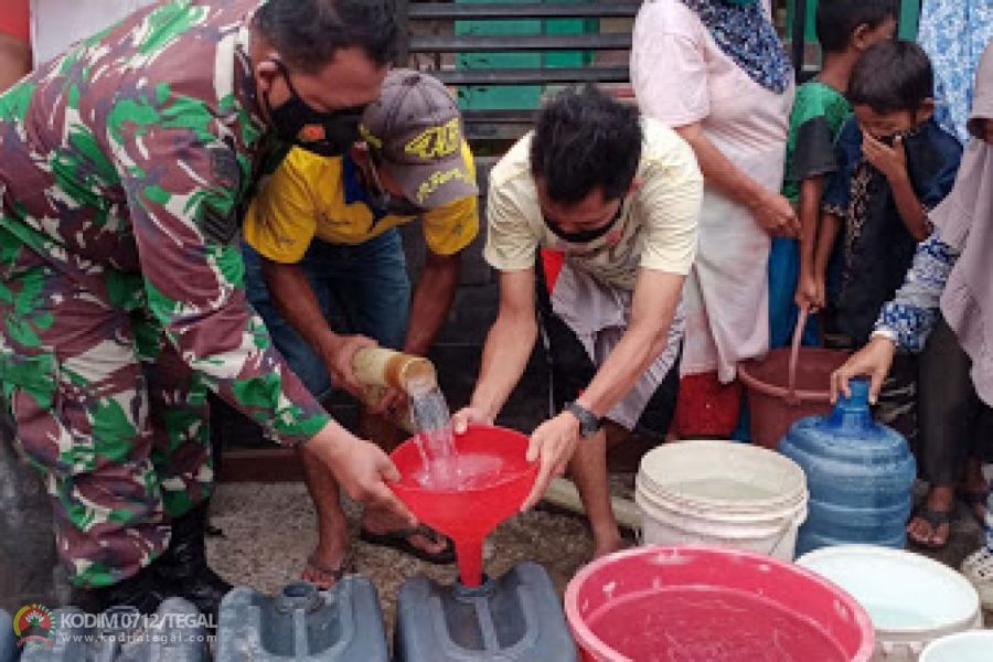 Setetes Air Kehidupan Babinsa Peduli Wilayah Kodim 0712/Tegal