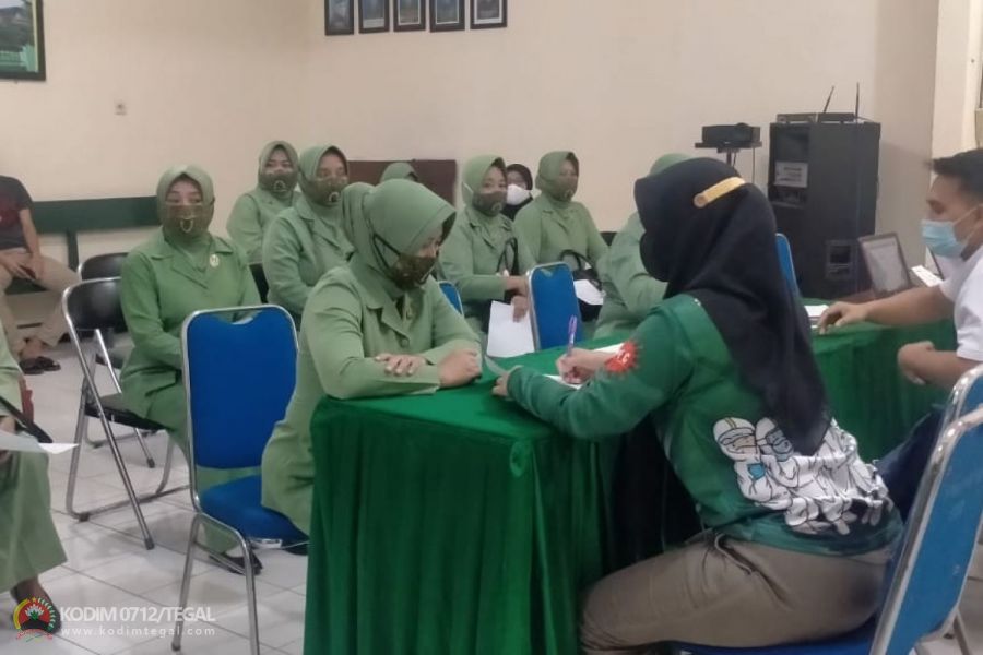 Giliran Persit Ranting Dan Keluarga Besar TNI Kodim 0712/Tegal Di Vaksin
