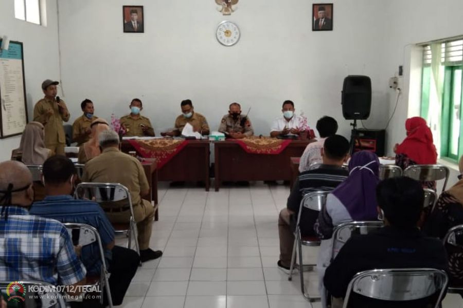 Babinsa Koramil 14/Slawi, Hadiri Musdes Rencana Kerja Pembangunan Desa (RKPDes) Trayeman Tahun 2021