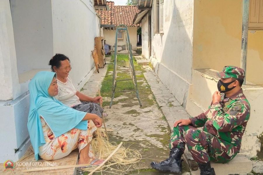 Babinsa Kembali Memberi Edukasi Covid-19 Secara Humanis