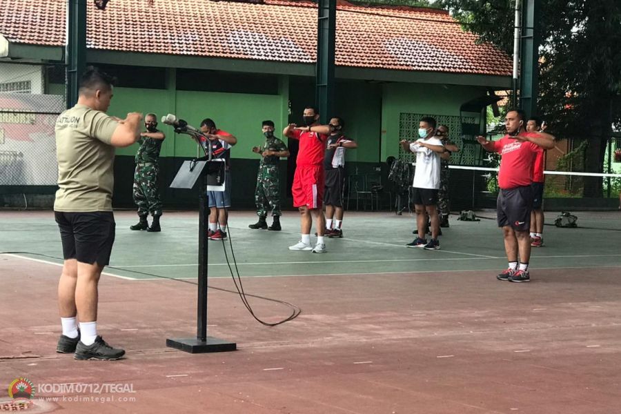 Dandim Tegal Pimpin Apel Pagi dan Senam Sebelum Bekerja