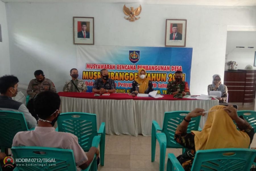 Babinsa Desa Cangkring Hadiri Musdes RKPDes Tahun Anggaran 2021