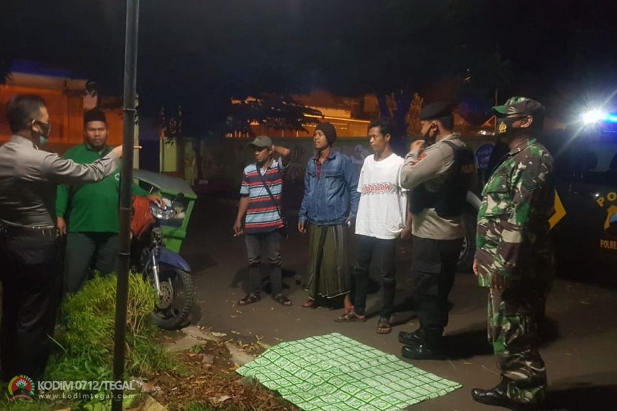 Koramil 12/Jatinegara Kodim 0712/Tegal Tegakkan Prokes