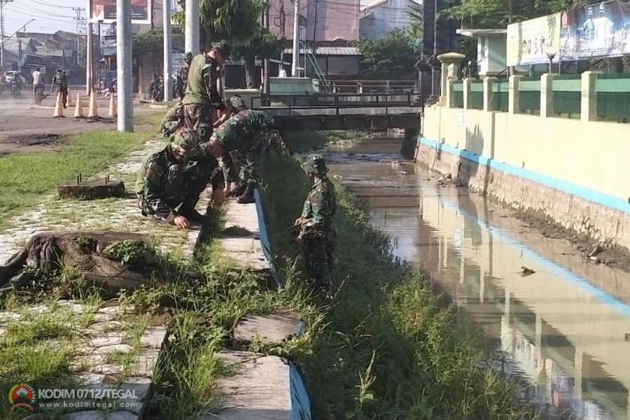 Pembersihan Pangkalan Merupakan Salah Satu Bentuk Pembinaan Satuan Kodim 0712/Tegal