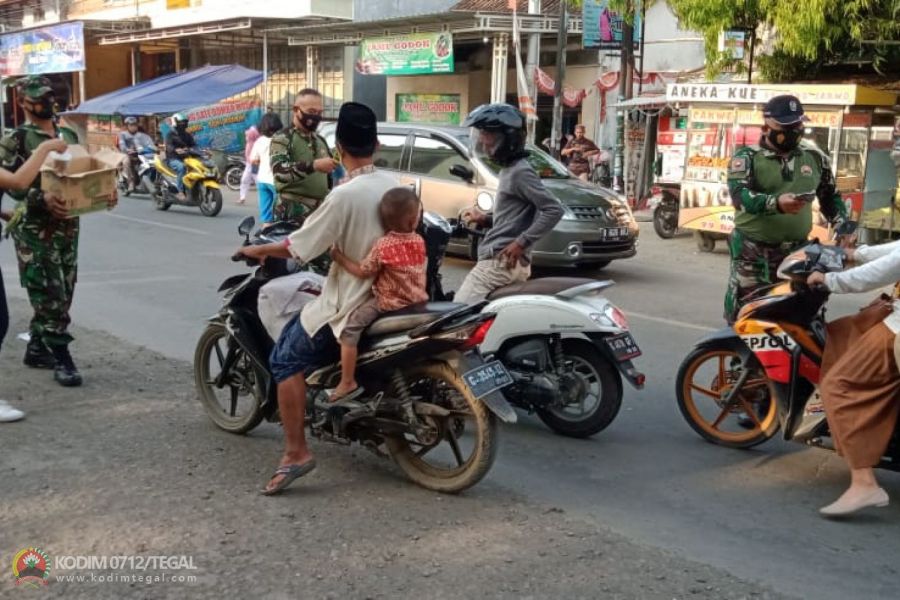 Kompak, Koramil 07/Adiwerna Berikan Edukasi 5M Kepada Masyarakat