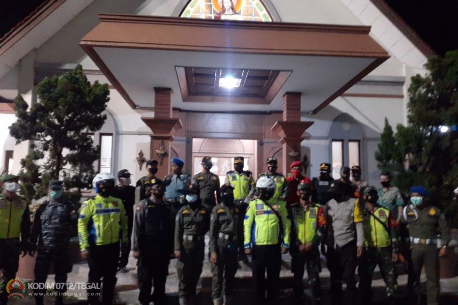 Beri Rasa Aman dan Nyaman Saat Beribadah, TNI Polri  dan Satpol PP  Kota Tegal Sambangi  Gereja