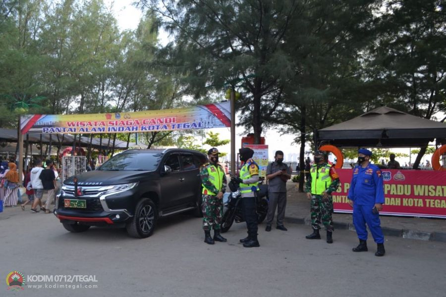 Sutan, Rita Dan Azis Fokus Dalam Penegakan Protokol Kesehatan  Covid 19 Di Obyek Wisata