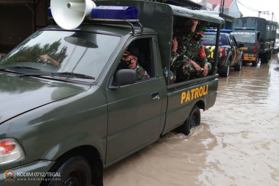 Dandim Tegal Gerak Cepat Atasi Siaga Banjir di Mejasem Barat