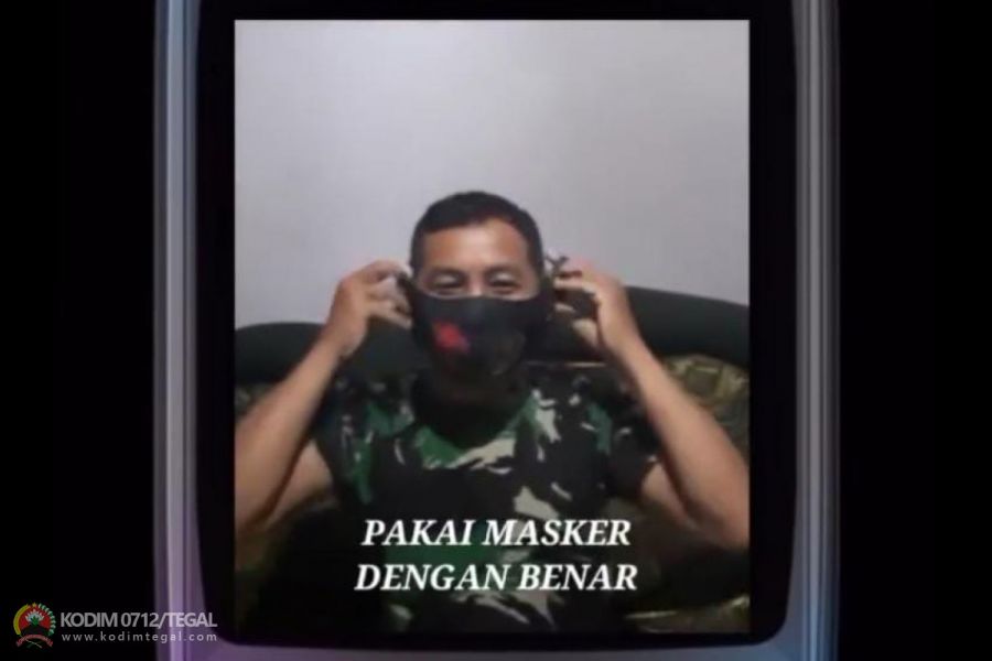 Unik, Babinsa Kodim 0712/Tegal Kreatif Sosialisasikan Penggunaan Masker