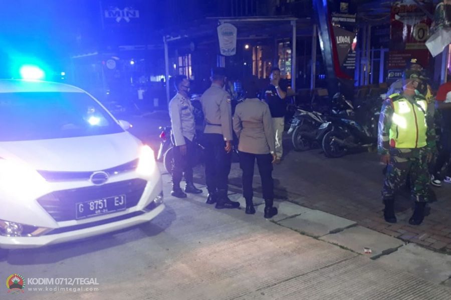 Personel gabungan mendatangi puluhan cafe dan resto di Citraland Tegal, jelang malam tahun Baru