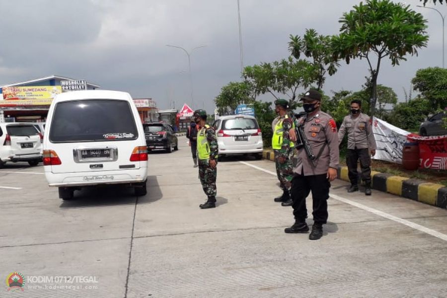 Jelang Tahun Baru, Anggota Koramil Suradadi PAM Rest Area