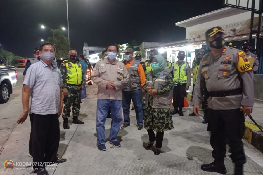 Hindari Kerumunan Bupati Tegal Tinjau Titik Keramaian di Malam Tahun Baru 2021