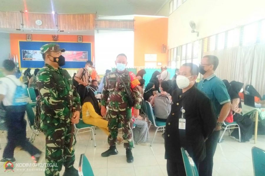 Guna Mendukung Target Vaksin di Wilayah Kabupaten Tegal, Dandim 0712/Tegal Tinjau Pelaksanaan vaksin