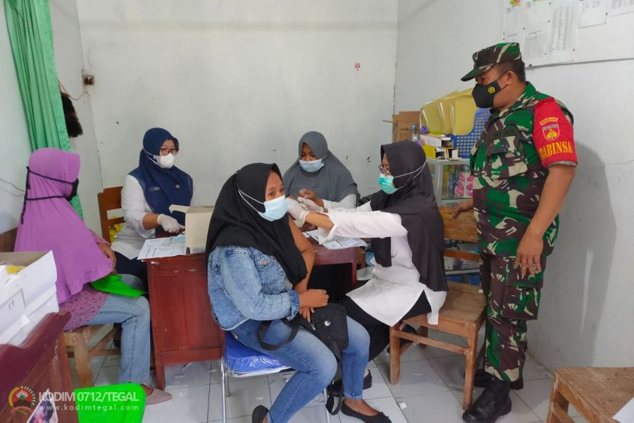 Warga Desa Kesuben Kabupaten Tegal Dapatkan Vaksin Covid 19 Dosis Satu dan Dua